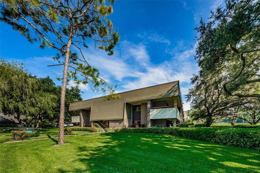 For Sale: $219,900 (1 beds, 1 baths, 825 Square Feet)