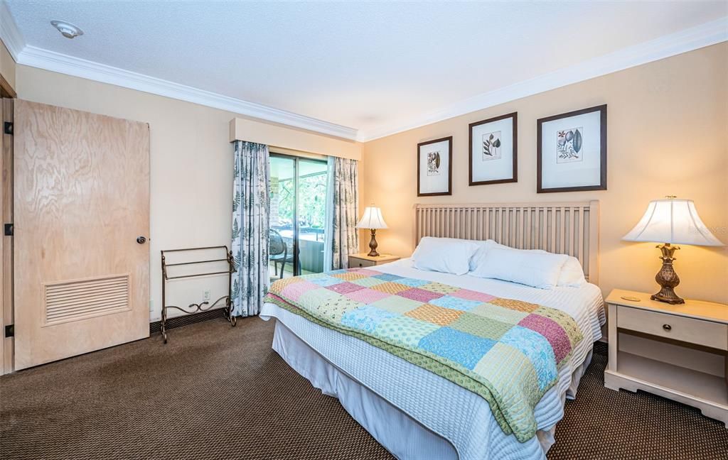 For Sale: $219,900 (1 beds, 1 baths, 825 Square Feet)