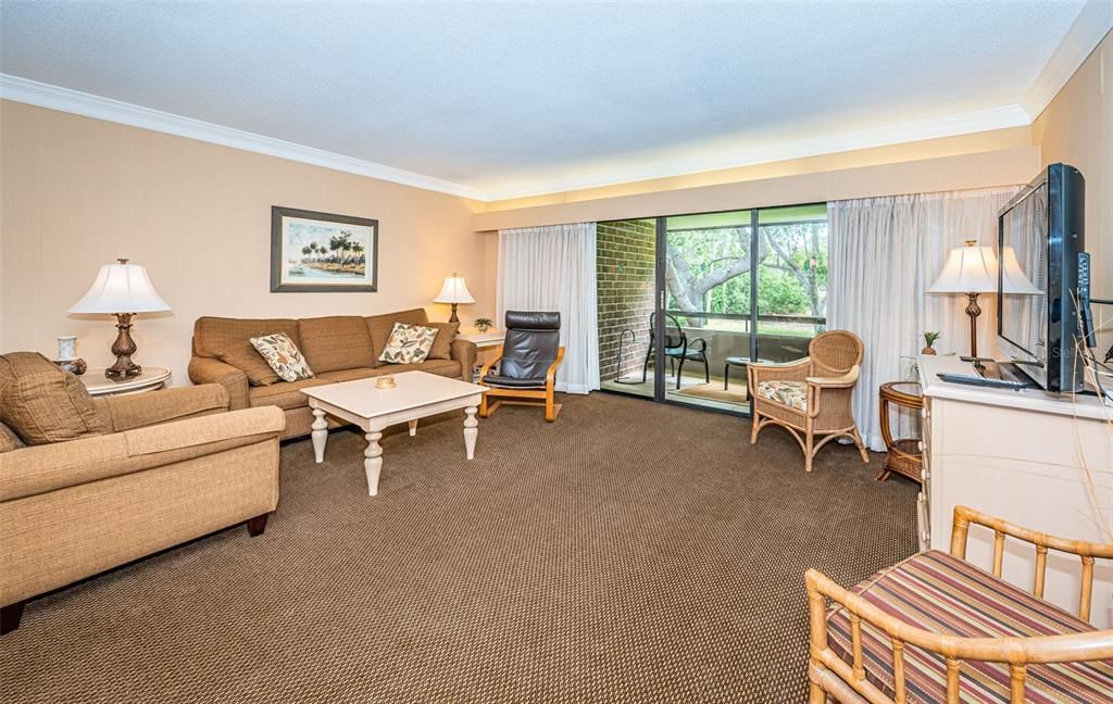 For Sale: $219,900 (1 beds, 1 baths, 825 Square Feet)