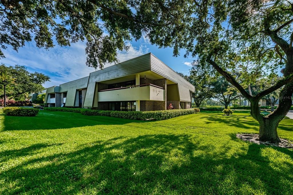 For Sale: $219,900 (1 beds, 1 baths, 825 Square Feet)