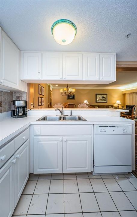 For Sale: $219,900 (1 beds, 1 baths, 825 Square Feet)