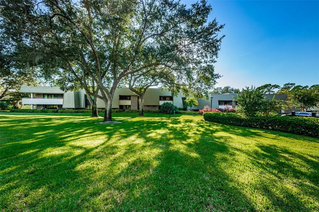 For Sale: $219,900 (1 beds, 1 baths, 825 Square Feet)