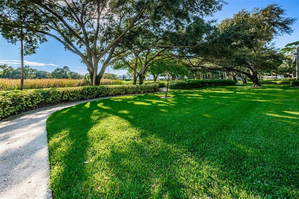 For Sale: $219,900 (1 beds, 1 baths, 825 Square Feet)