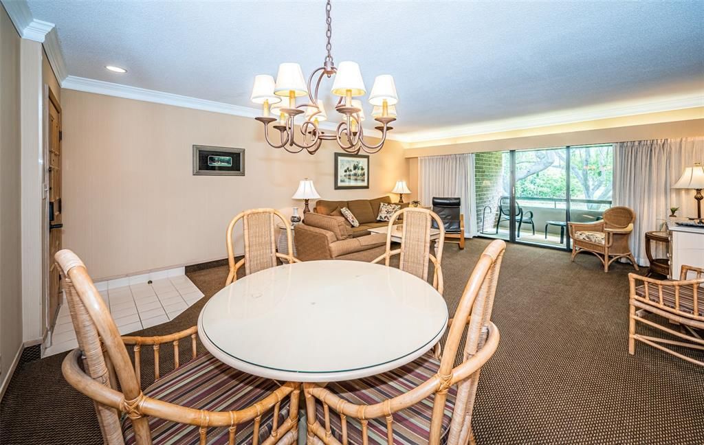 For Sale: $219,900 (1 beds, 1 baths, 825 Square Feet)