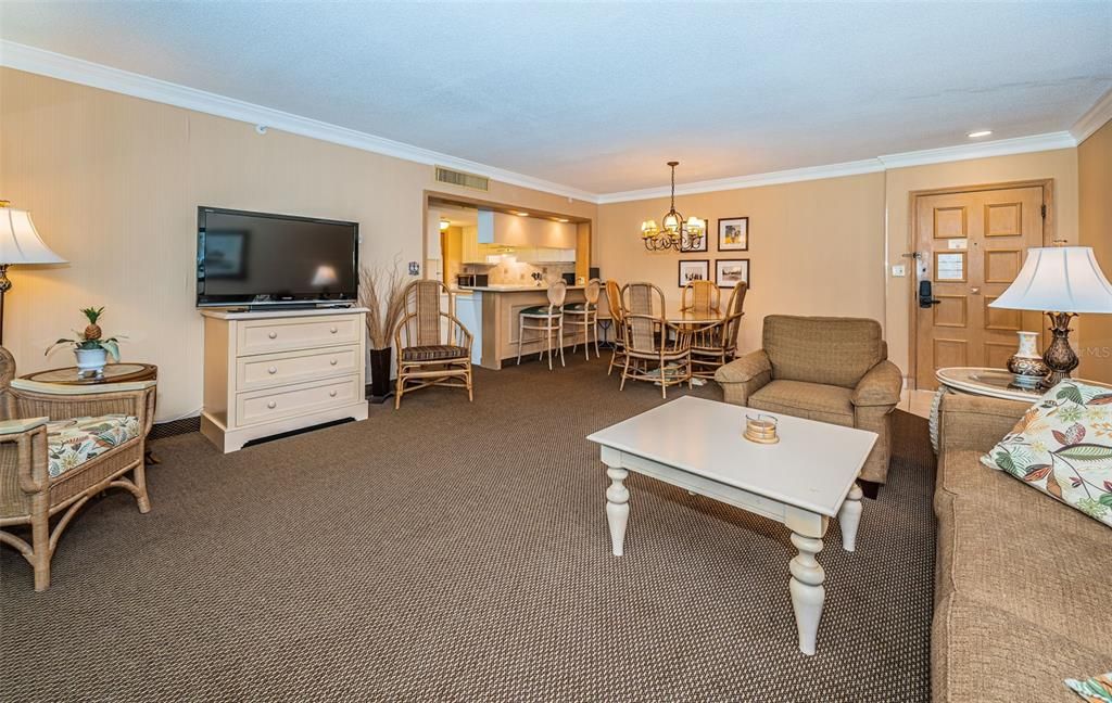 For Sale: $219,900 (1 beds, 1 baths, 825 Square Feet)