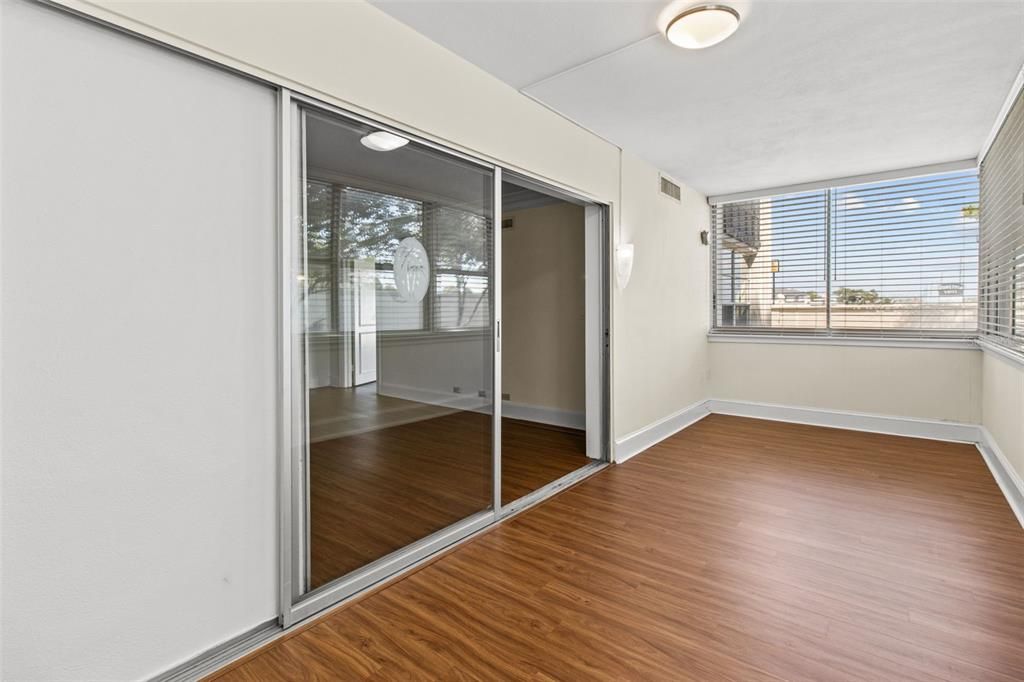 For Sale: $229,000 (2 beds, 2 baths, 1300 Square Feet)