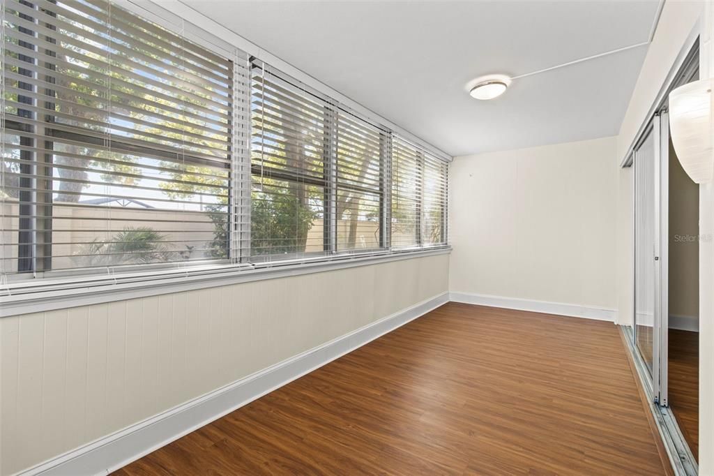 For Sale: $229,000 (2 beds, 2 baths, 1300 Square Feet)