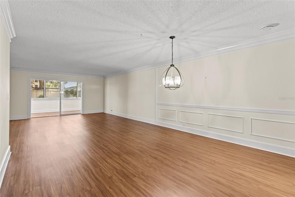 For Sale: $229,000 (2 beds, 2 baths, 1300 Square Feet)