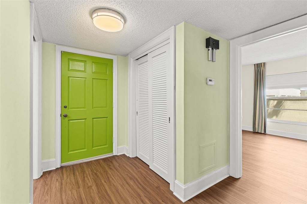 For Sale: $229,000 (2 beds, 2 baths, 1300 Square Feet)