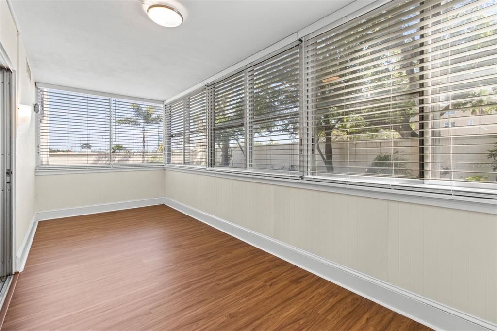 For Sale: $229,000 (2 beds, 2 baths, 1300 Square Feet)