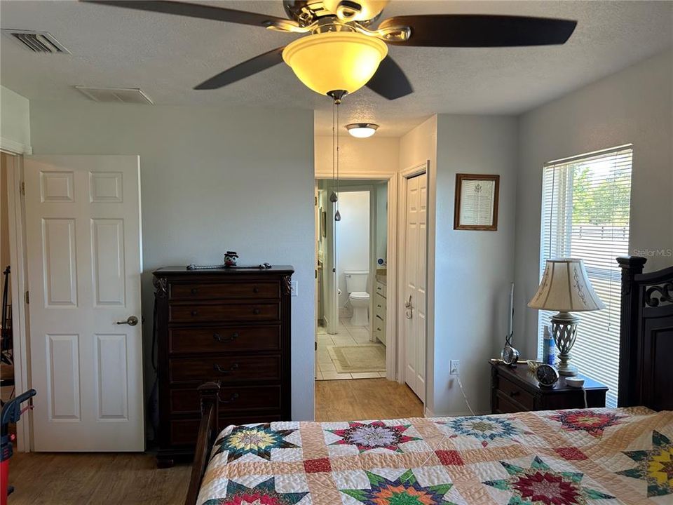 合同活跃: $525,000 (5 贝兹, 3 浴室, 3308 平方英尺)