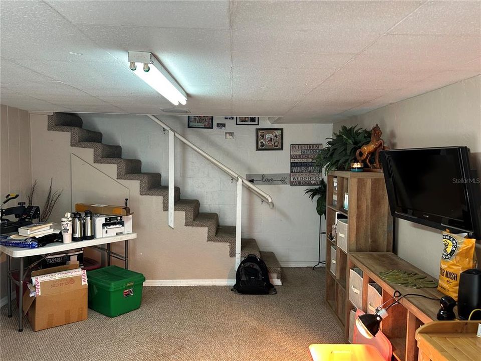 合同活跃: $525,000 (5 贝兹, 3 浴室, 3308 平方英尺)