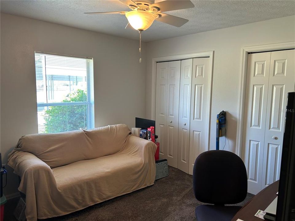 合同活跃: $525,000 (5 贝兹, 3 浴室, 3308 平方英尺)