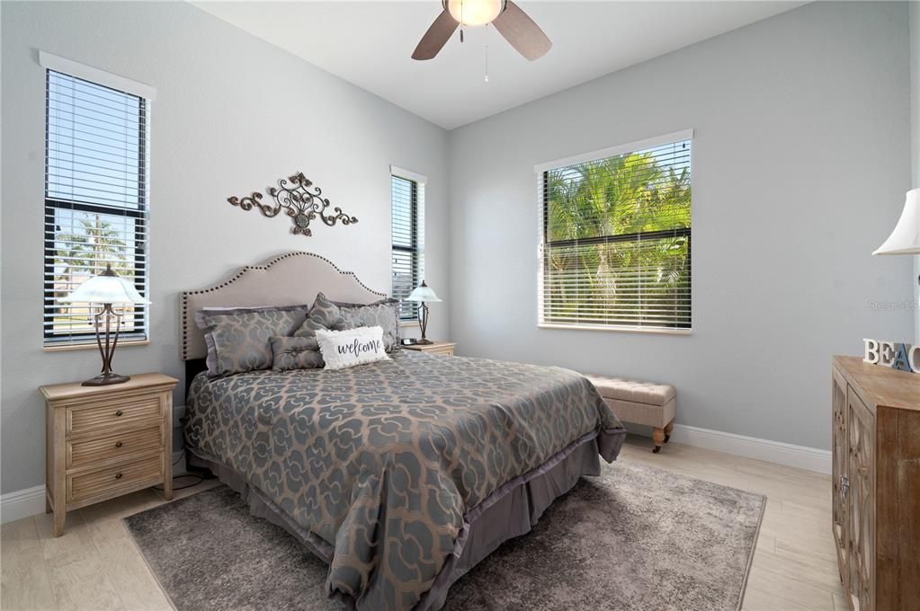 待售: $1,099,499 (3 贝兹, 2 浴室, 2359 平方英尺)