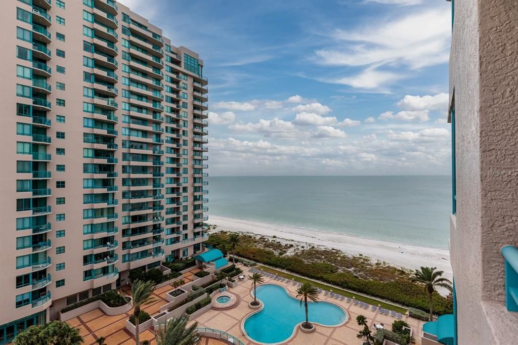 Recently Sold: $1,100,000 (2 beds, 2 baths, 1579 Square Feet)