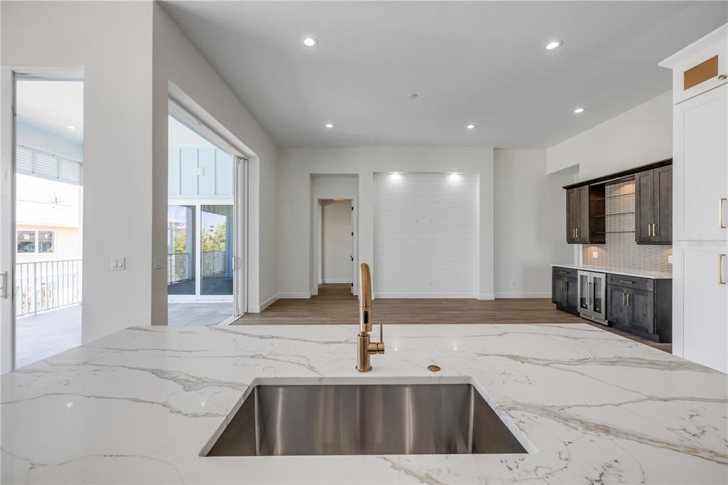 На продажу: $1,383,000 (4 спален, 4 ванн, 2500 Квадратных фут)