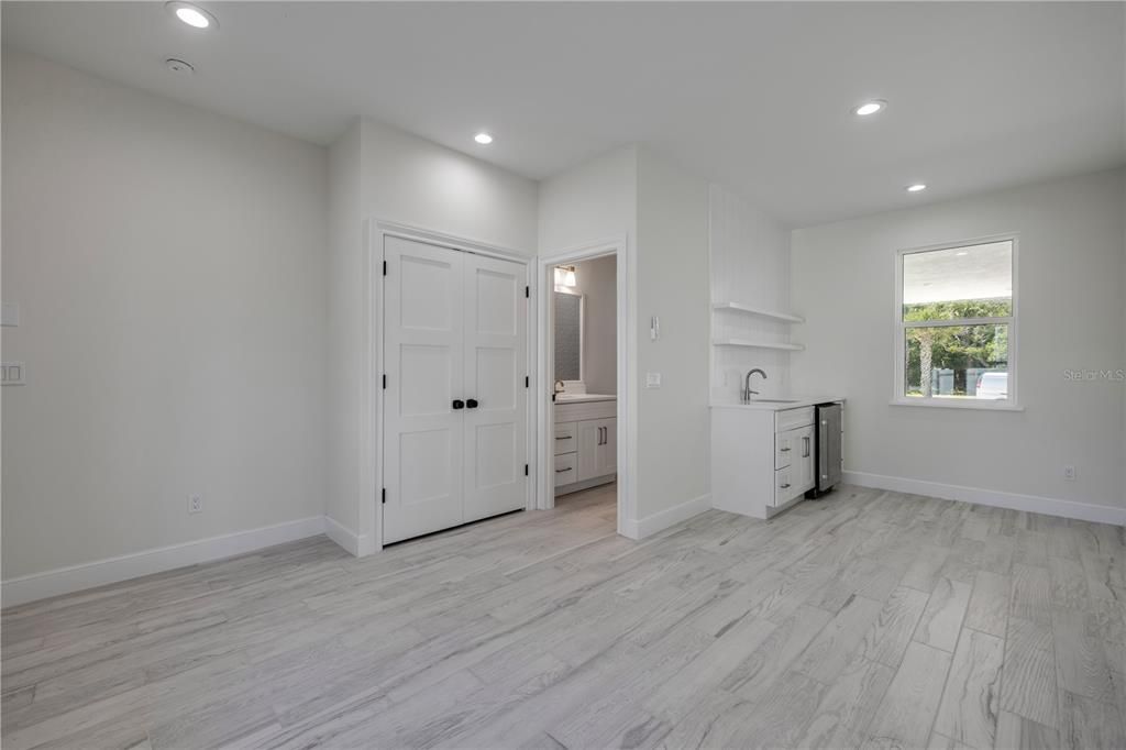 На продажу: $1,383,000 (4 спален, 4 ванн, 2500 Квадратных фут)