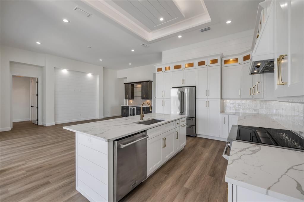 На продажу: $1,383,000 (4 спален, 4 ванн, 2500 Квадратных фут)