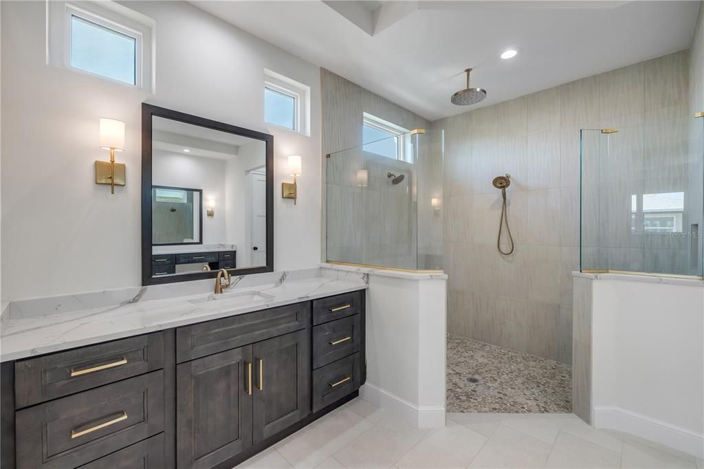 На продажу: $1,383,000 (4 спален, 4 ванн, 2500 Квадратных фут)