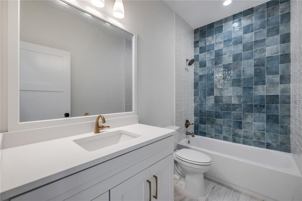 На продажу: $1,383,000 (4 спален, 4 ванн, 2500 Квадратных фут)