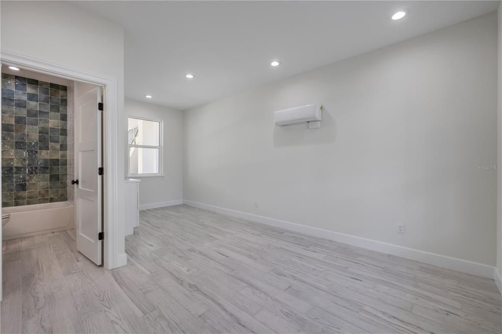 На продажу: $1,383,000 (4 спален, 4 ванн, 2500 Квадратных фут)