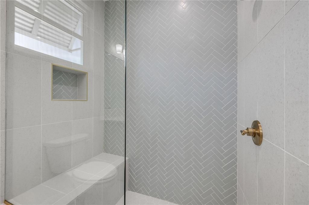 На продажу: $1,383,000 (4 спален, 4 ванн, 2500 Квадратных фут)