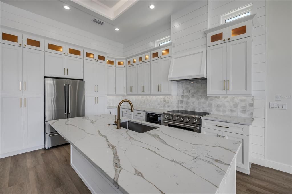 На продажу: $1,383,000 (4 спален, 4 ванн, 2500 Квадратных фут)