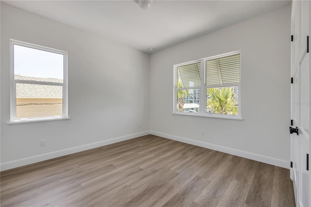 На продажу: $1,383,000 (4 спален, 4 ванн, 2500 Квадратных фут)