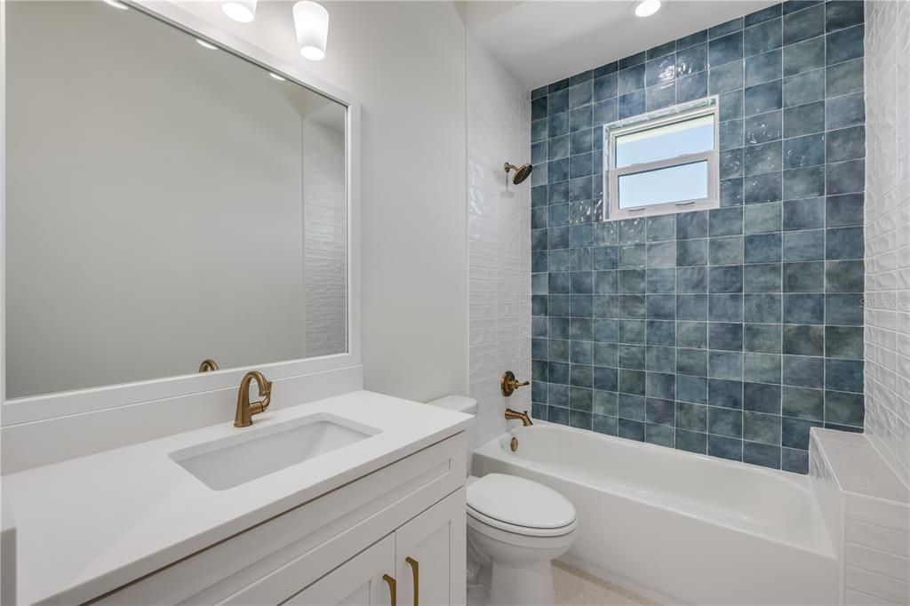 На продажу: $1,383,000 (4 спален, 4 ванн, 2500 Квадратных фут)