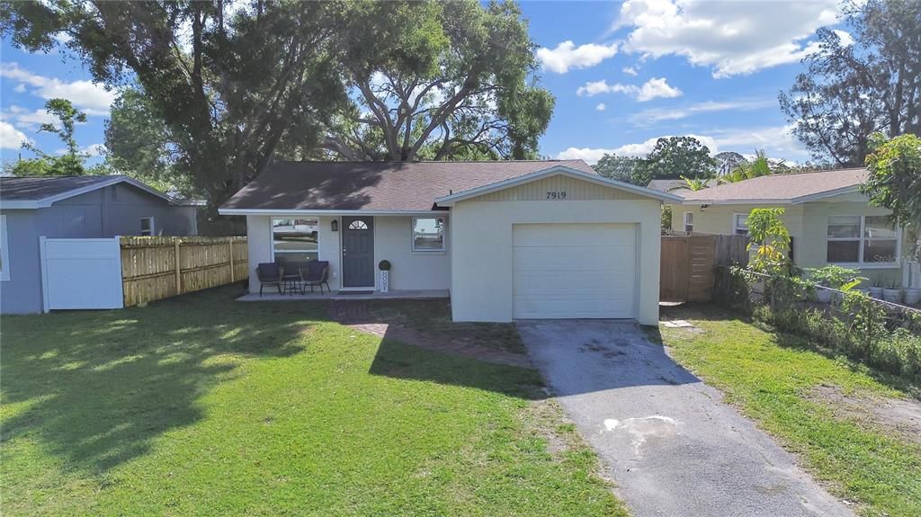 Recently Sold: $405,000 (4 beds, 2 baths, 1323 Square Feet)