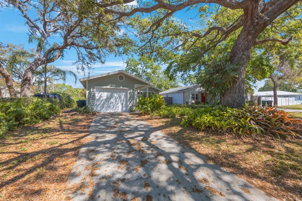 Recently Sold: $439,900 (3 beds, 2 baths, 1074 Square Feet)