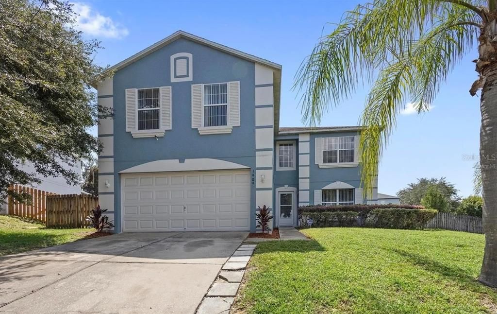 最近租的: $3,050 (6 贝兹, 4 浴室, 3520 平方英尺)