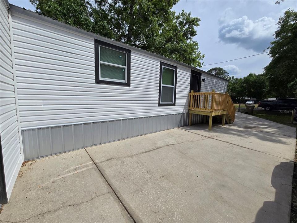 Activo con contrato: $184,999 (2 camas, 2 baños, 812 Pies cuadrados)