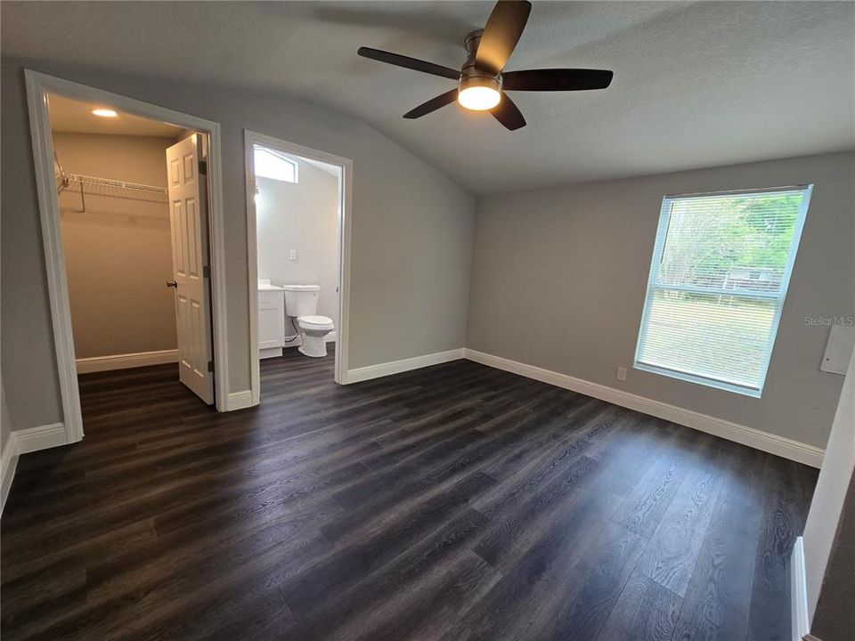 Activo con contrato: $184,999 (2 camas, 2 baños, 812 Pies cuadrados)