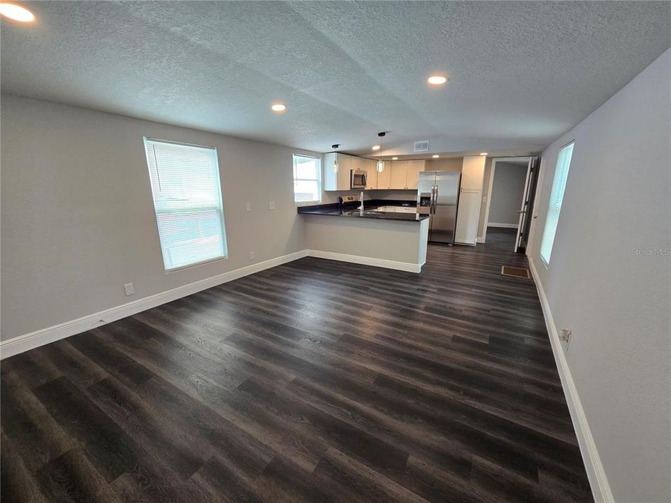 Activo con contrato: $184,999 (2 camas, 2 baños, 812 Pies cuadrados)