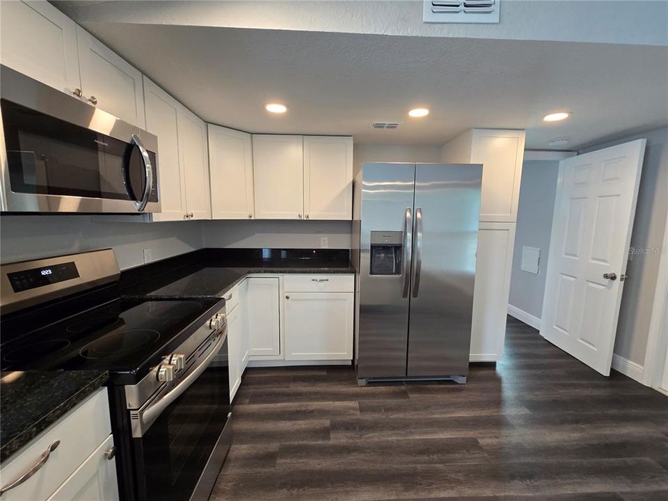 Activo con contrato: $184,999 (2 camas, 2 baños, 812 Pies cuadrados)