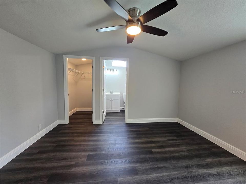 Activo con contrato: $184,999 (2 camas, 2 baños, 812 Pies cuadrados)