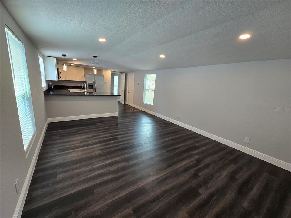 Activo con contrato: $184,999 (2 camas, 2 baños, 812 Pies cuadrados)