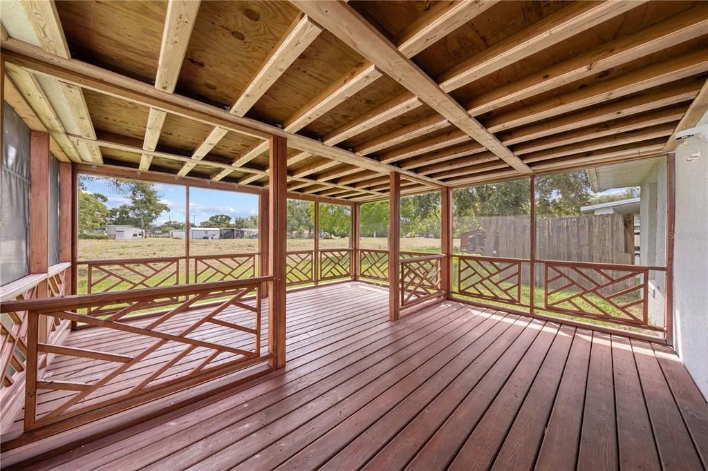 Activo con contrato: $314,000 (3 camas, 2 baños, 1011 Pies cuadrados)