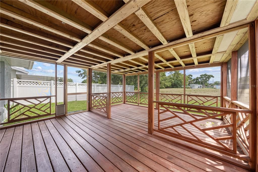 Activo con contrato: $314,000 (3 camas, 2 baños, 1011 Pies cuadrados)