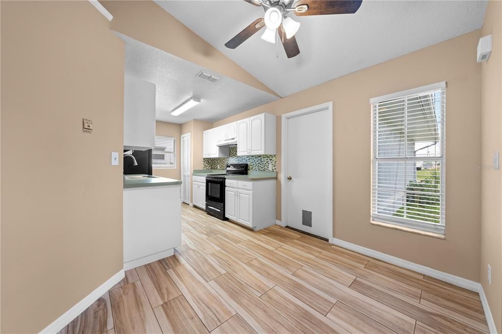 Activo con contrato: $314,000 (3 camas, 2 baños, 1011 Pies cuadrados)