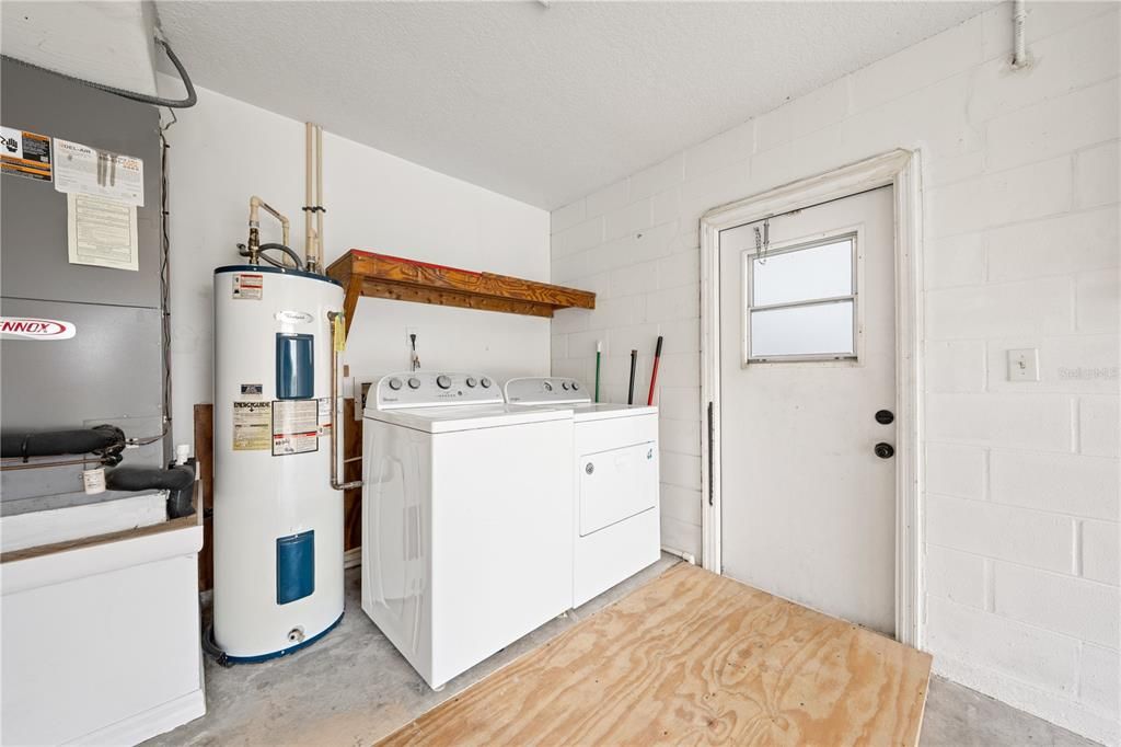 Activo con contrato: $314,000 (3 camas, 2 baños, 1011 Pies cuadrados)