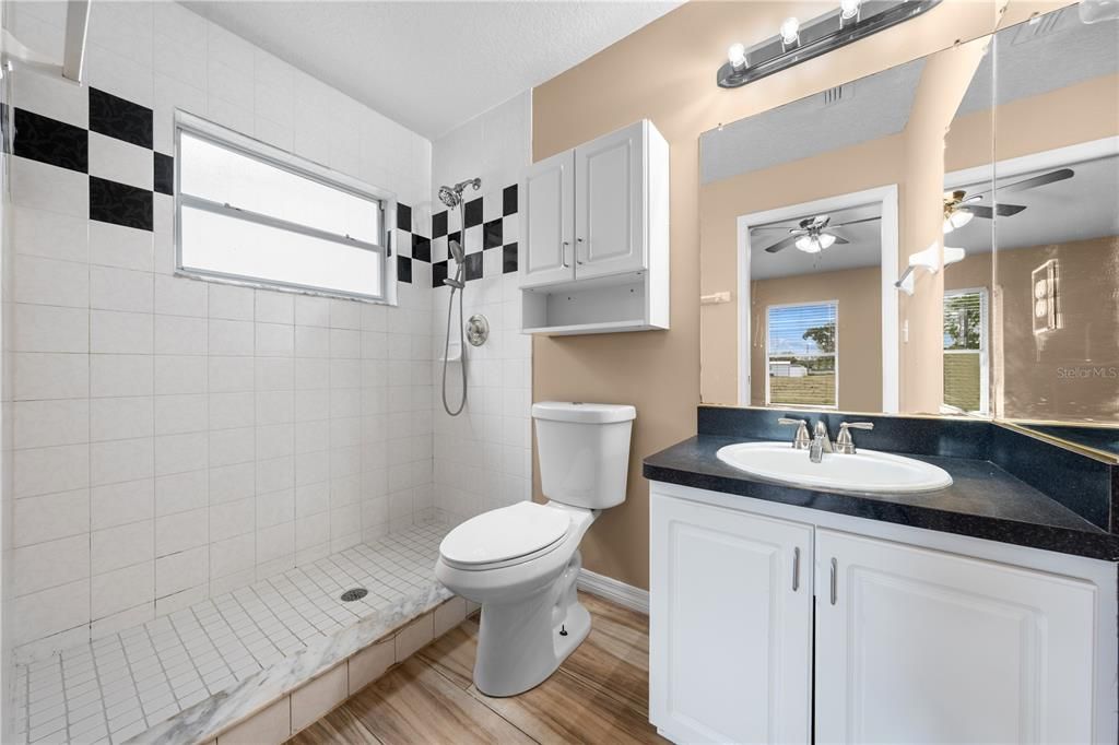 Activo con contrato: $314,000 (3 camas, 2 baños, 1011 Pies cuadrados)