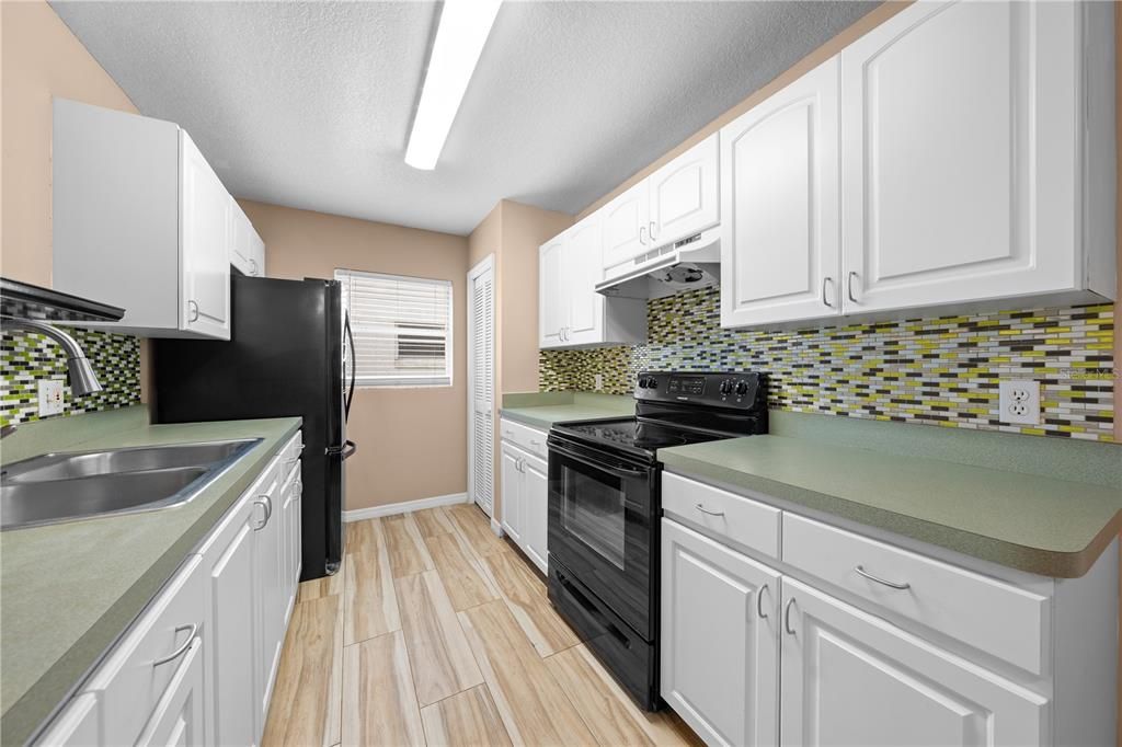 Activo con contrato: $314,000 (3 camas, 2 baños, 1011 Pies cuadrados)