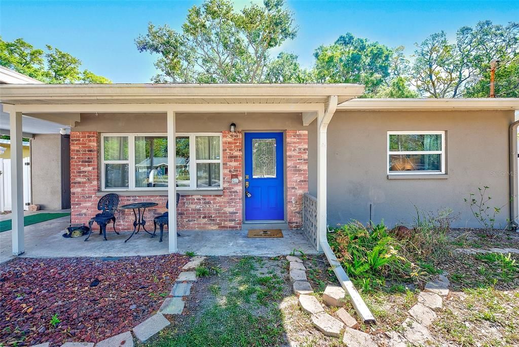 For Sale: $314,000 (2 beds, 1 baths, 1070 Square Feet)