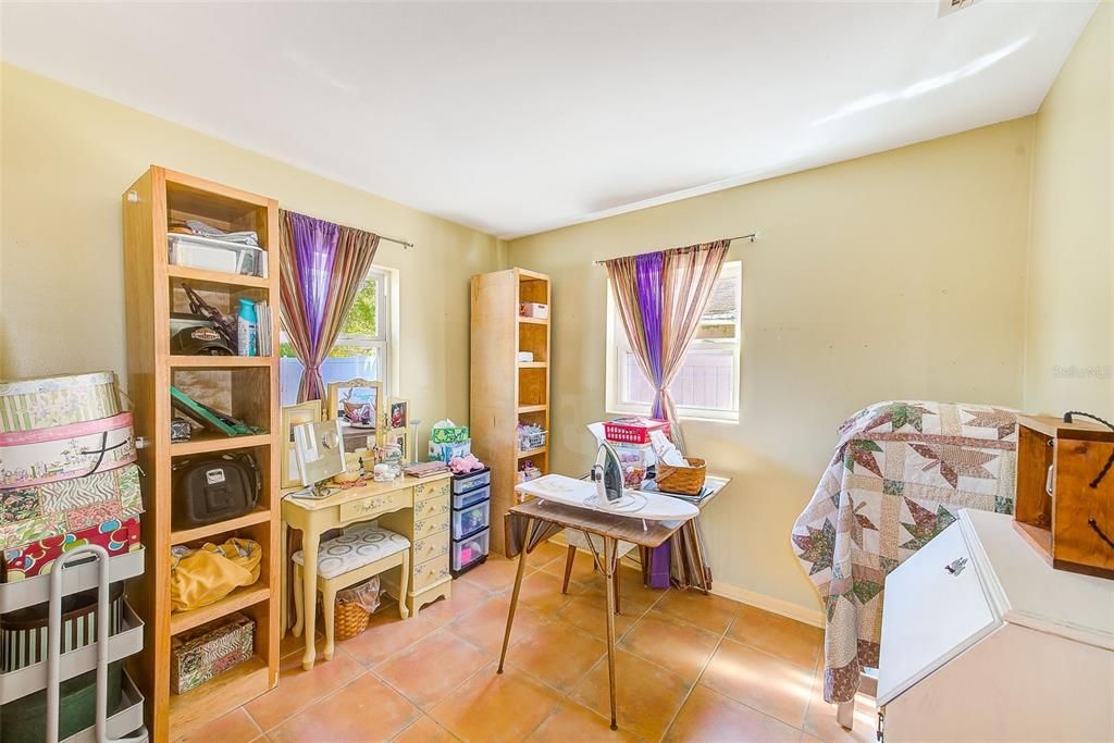 For Sale: $314,000 (2 beds, 1 baths, 1070 Square Feet)