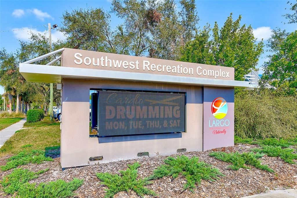 For Sale: $314,000 (2 beds, 1 baths, 1070 Square Feet)