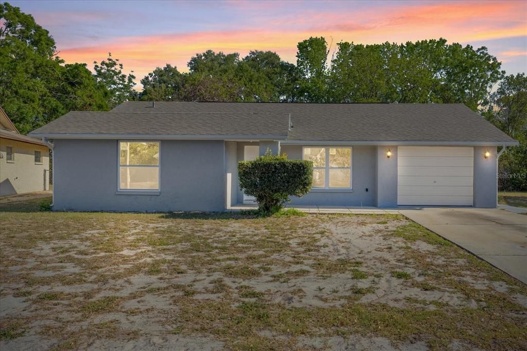 Недавно продано: $330,000 (3 спален, 3 ванн, 1685 Квадратных фут)