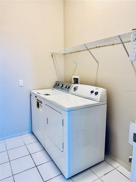 For Sale: $549,900 (3 beds, 2 baths, 2039 Square Feet)