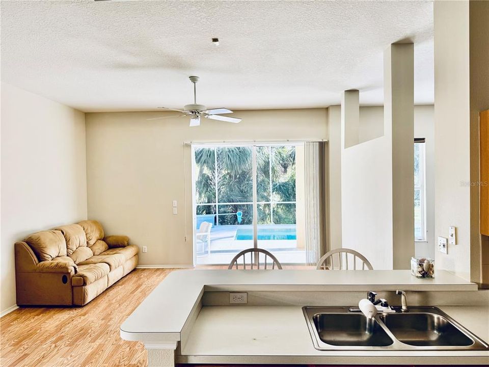 For Sale: $549,900 (3 beds, 2 baths, 2039 Square Feet)